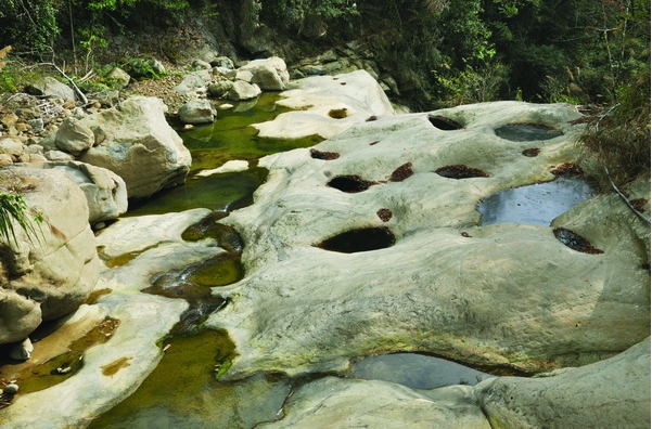 雲林草嶺地質公園